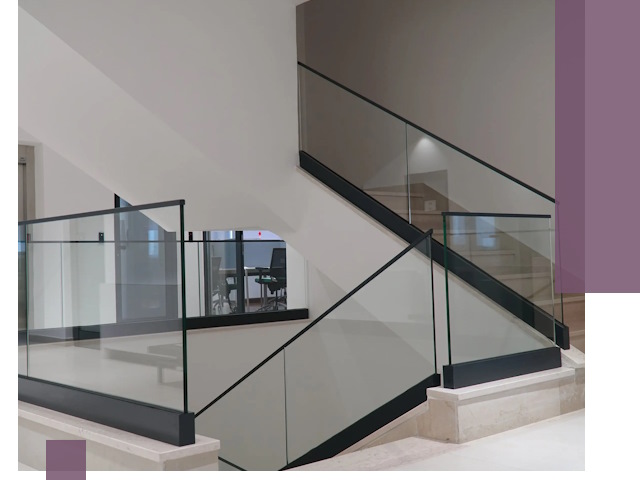 Стеклянные перила премиум-класса с установкой в Волгограде