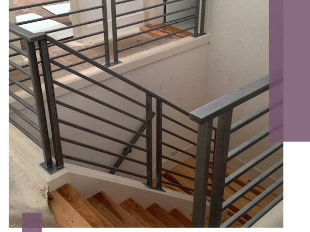 Изготовление поручней из металла и дерева в Волгограде